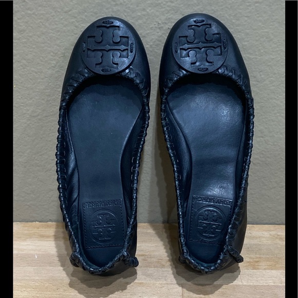 Tory Burch Minnie Travel Black Leather Flats Size 6 M Big Logo Ballet Slip On - Picture 1 of 13